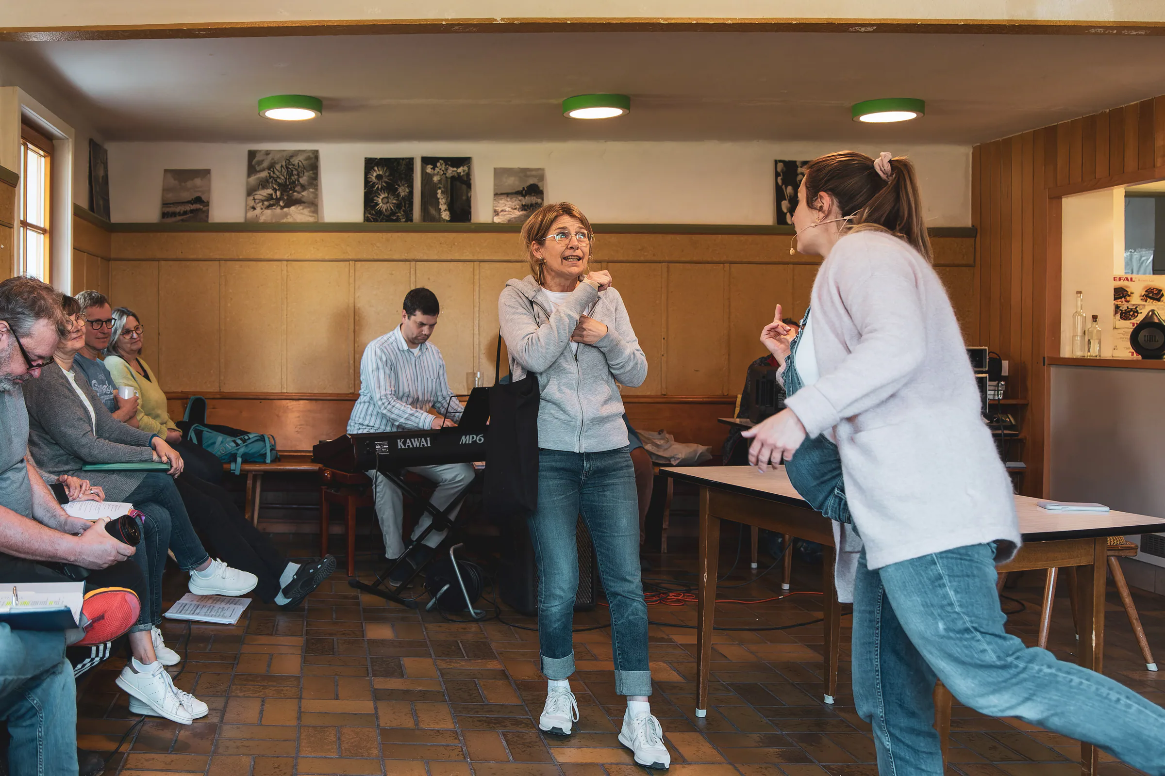 Szenische Probe während eines Theaterwochenendes